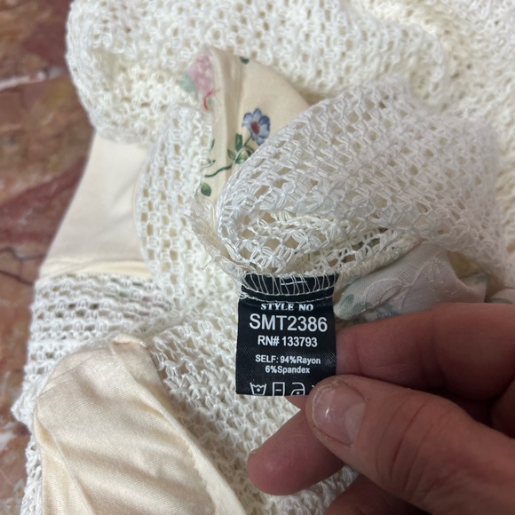 POL Cream and Floral Patchwork Women's Top - Picture 5 of 7